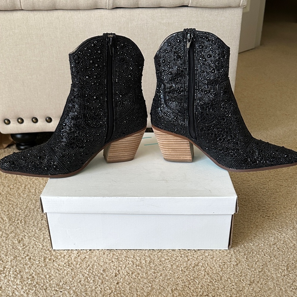 Betsey Johnson Glitter Black Ankle Booties - Picture 3 of 10